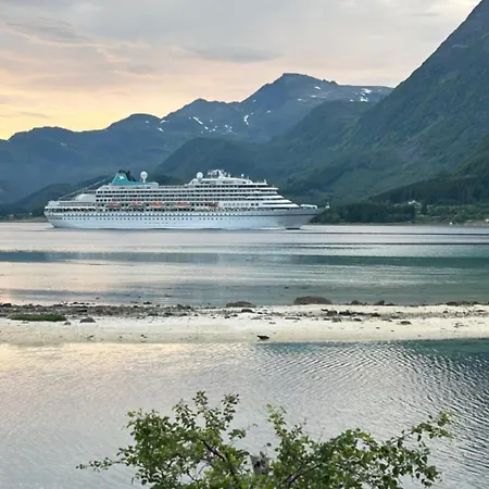 Beachhouse * Hov (Tjeldsund)