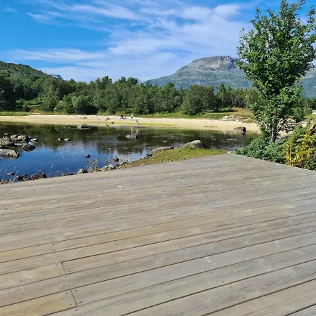 Holiday home Beachhouse Hov (Tjeldsund)